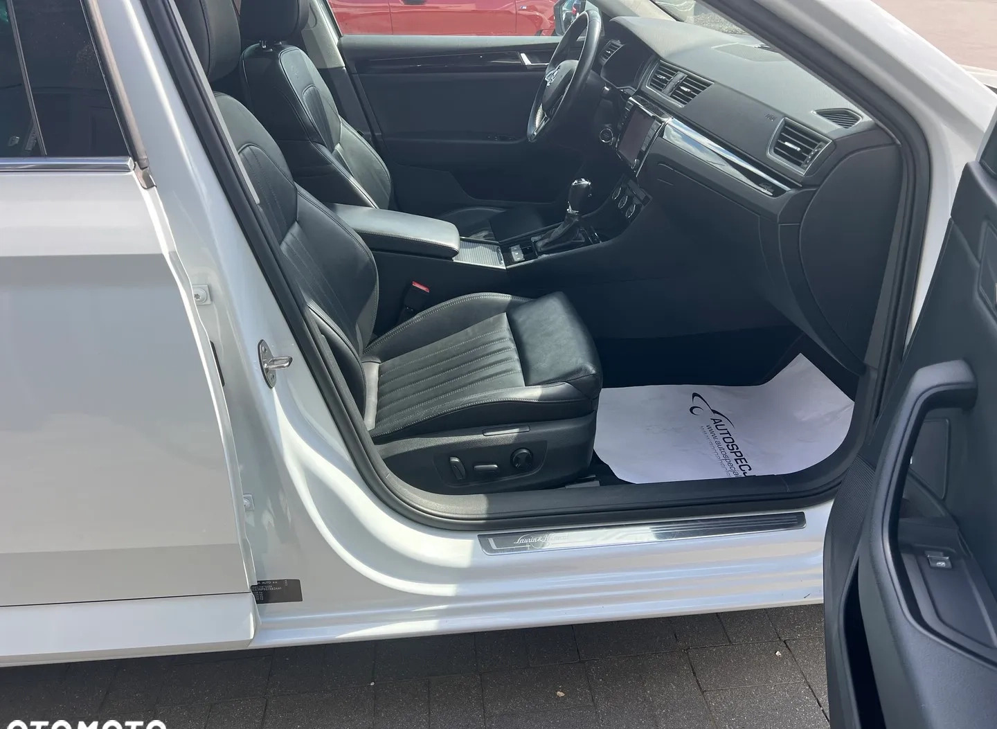 Skoda Superb cena 84900 przebieg: 145798, rok produkcji 2016 z Dukla małe 466
